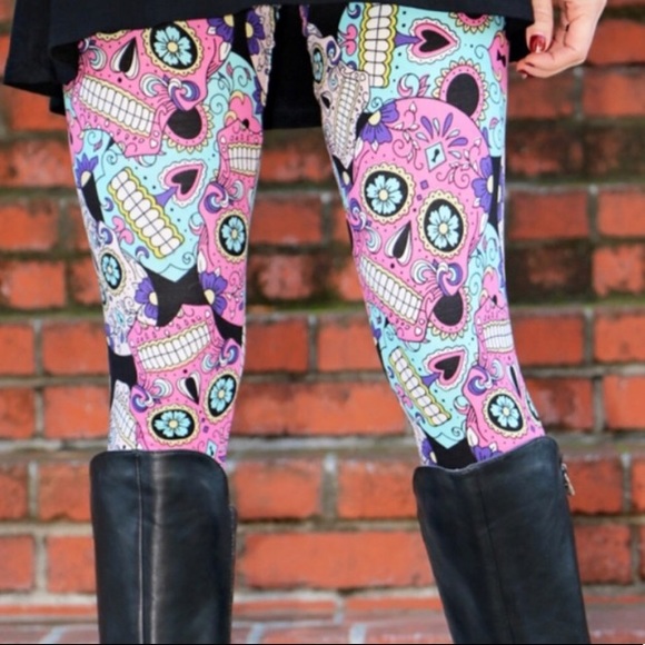 🔴CLEARANCE💀🌸 Super Soft Sugar Skull Leggings - Picture 2 of 4
